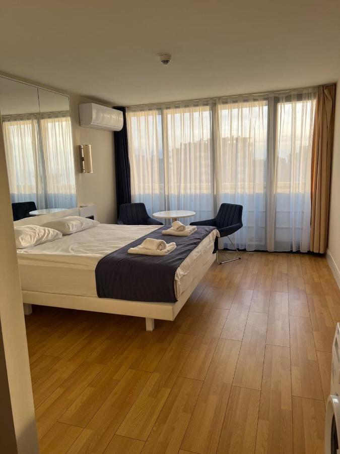 Aparthotel In City Batumi Exterior photo